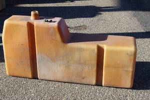 lot 34 image: Liquid Tank 30 Gallons Heavy Duty Plastic Construction, No Lid.