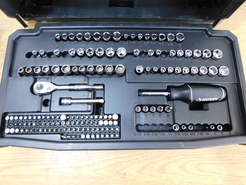 lot 51 image: Husky Mechanics Tool Set (270-Piece)