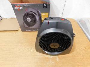 lot 40 image: Vornado VH200 1500-Watt Electric Portable Space Heater, Whole Room Vortex Heat Circulation, Charcoal