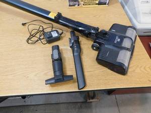 lot 64 image: Shark Pet Pro Bagless Cordless Stick Vacuum with Self Cleaning Brushroll, Removable Handheld, 50min Runtime - IZ142HD