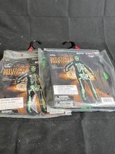 lot 90 image: Skeleton Phantom Costume Boys Size Small 67 - 2-Pack