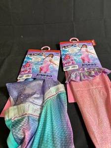 lot 119 image: Girls Mermaid Variety Pack Size Medium 78 - 2-Pack