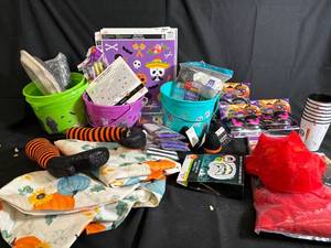 lot 180 image: Halloween Massive Variety Pack (See Picture)