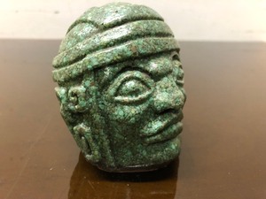 lot 10 image: Small Vintage MayanAztez Stone Head Bust