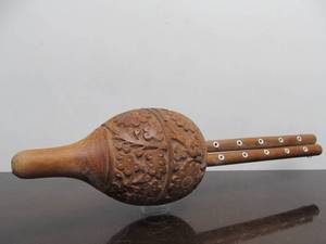 lot 61 image: Vintage Carved Snake Charmers Flute