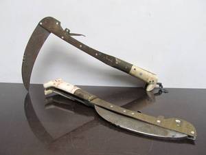 lot 46 image: Pair of Old Afghanistan Folding Lohars Fighting PicksKnives