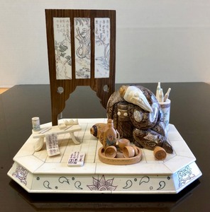 lot 175 image: Excellent Vintage Chinese Carved Bone & Inlaid Wood Figural Scene Sculpture