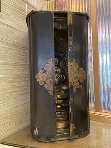 lot 177 image: Stunning Antique Japanese Buddha Shrine