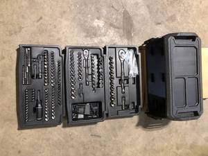 lot 1 image: Husky Mechanics Tool Set (270-Piece) Customer Returns See Pictures