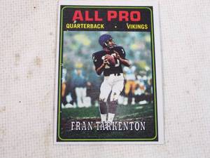 lot 9 image: Fran Tarkenton Topps 1974 Football Card # 129