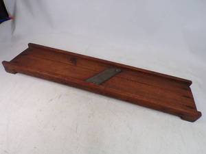 lot 27 image: Solid Vintage Cabbage Cutter