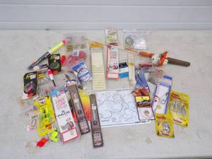 lot 33 image: Lots and Lots of Fishing Gear  Sinkers, leaders, Swivels, & More