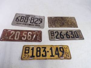 lot 54 image: Lot of Vintage Minnesota license Plates