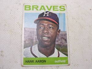 lot 60 image: Hank Aaron Topps 1964 Baseball Card # 300