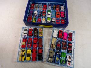 lot 84 image: Nice Collection of Vintage Hot Wheels & Matchbox in Case