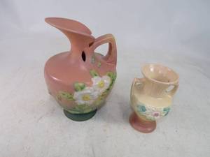 lot 95 image: Beautiful Roseville & Hull Vases No Chips or Cracks