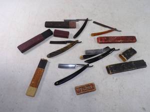 lot 109 image: Collection of 5 Vintage Straight Razors w Cases