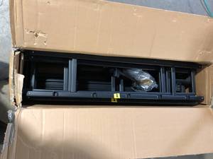 lot 4 image: Zinus Metal King 9 Inch Smart Box Spring with Quick Assembly  Customer Returns See Pictures