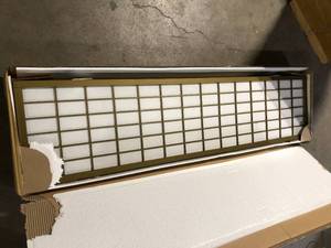 lot 14 image: Oriental Furniture 6 ft. Gold Window Pane 5-Panel Room Divider Customer Returns See Pictures