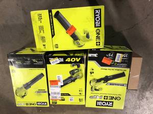 lot 18 image: Lot of Assorted Lawn Care Items   Customer Returns See Pictures