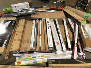 lot 25 image: Huge Lot of Assorted Lighting Various Models and Conditions Customer Returns See Pictures