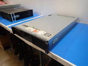 Dell&nbspPowerEdge R820 Server  (CPU x4 units)&nbspINTEL(R) XEON(R) CPU E5-4650 0  2.70GHZ  32GB DDR3L RAM  NO HD  8 HD Bays  Includes CAB-AC power cable