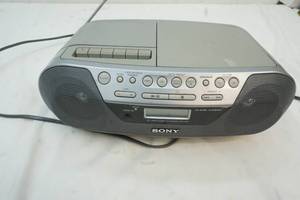 lot 2 image: Sony Radio CDCassette