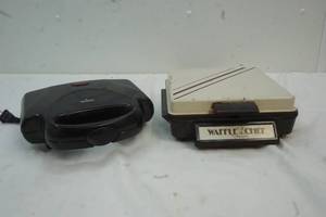 lot 42 image: Waffle & sandwich makers
