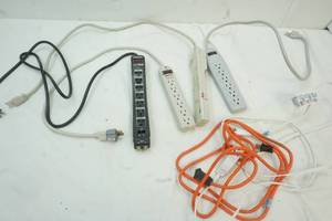 lot 56 image: 4 Power Strips
