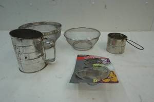 lot 68 image: Strainer, sifter, drain catchers, bowl strainers