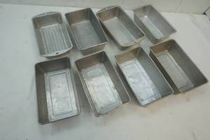 lot 73 image: Multiple Bread Pans