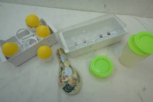 lot 108 image: Refrigerator egg containers