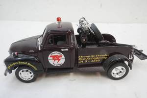 lot 113 image: Replica 1953 Chevy wrecker