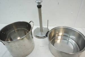 lot 126 image: Stainless steel stock pot, pot and holder