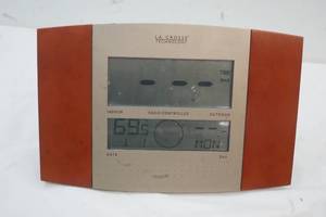 lot 153 image: desk top clock