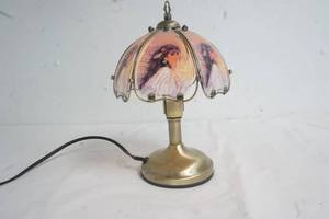 lot 160 image: table lamp