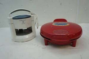 lot 163 image: small kitchen appliances