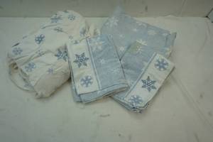 lot 188 image: flannel sheet set