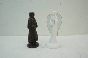 lot 198 image: porcelain figurine