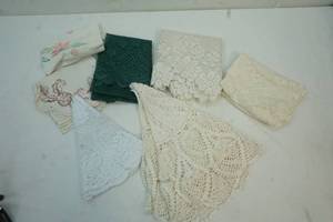 lot 245 image: vintage table linen