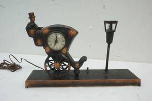lot 258 image: vintage clock