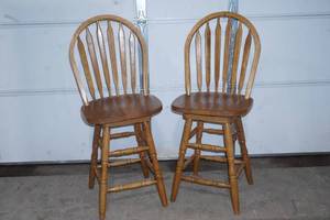 lot 272 image: swivel stools