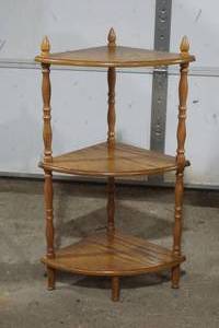 lot 285 image: corner shelf