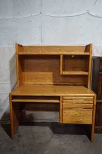 lot 288 image: office desk