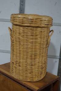 lot 293 image: wicker basket with lid