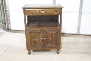 lot 300 image: side table