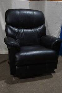 lot 303 image: Lazy Boy recliner
