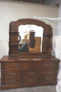 lot 306 image: chest of drawers