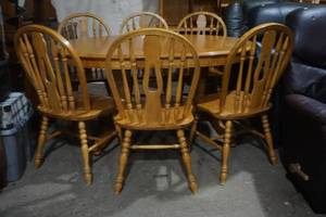 lot 307 image: dining table and chairs