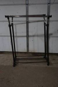 lot 318 image: clothes storage rack